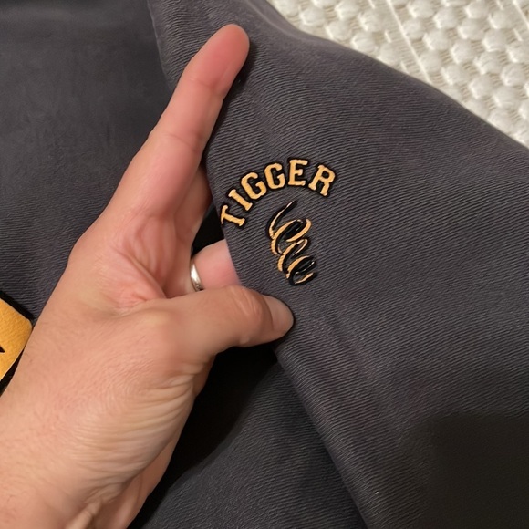 Vintage Disney Store Tigger Sweatshirt - Picture 7 of 16